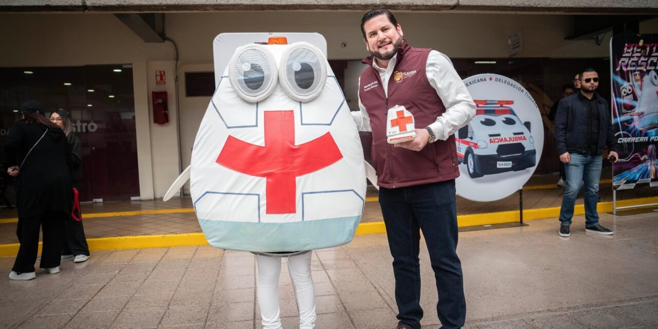 DA PRESIDENTE MUNICIPAL ISMAEL BURGUEÑO BANDERAZO DE ARRANQUE AL BOTEO MASIVO CRUZ ROJA 2025