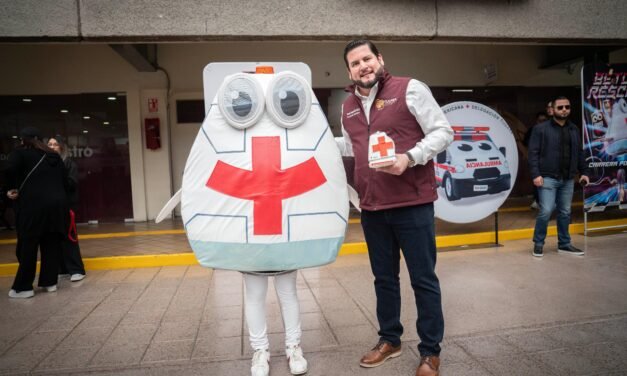 DA PRESIDENTE MUNICIPAL ISMAEL BURGUEÑO BANDERAZO DE ARRANQUE AL BOTEO MASIVO CRUZ ROJA 2025