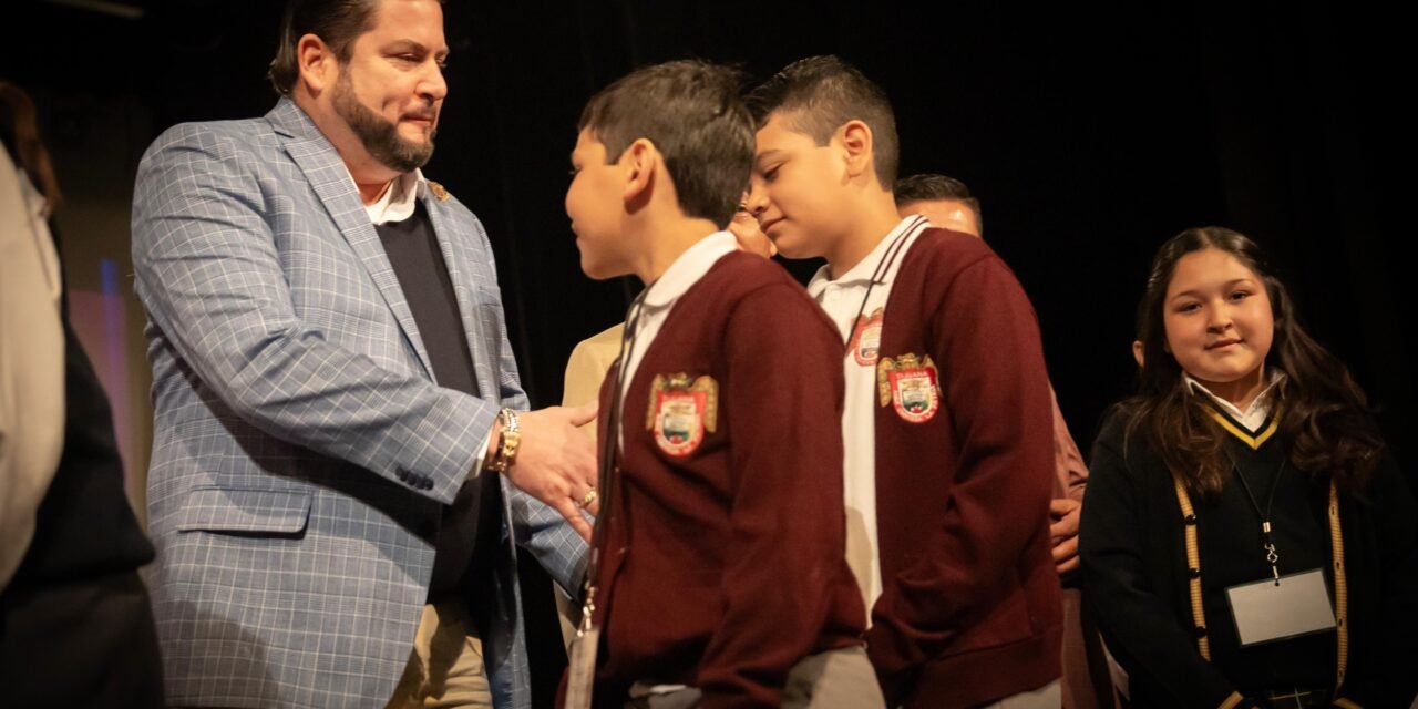 ENCABEZA ISMAEL BURGUEÑO LA PRESENTACIÓN DEL CONCURSO ‘INFANCIA EN LA PRESIDENCIA’